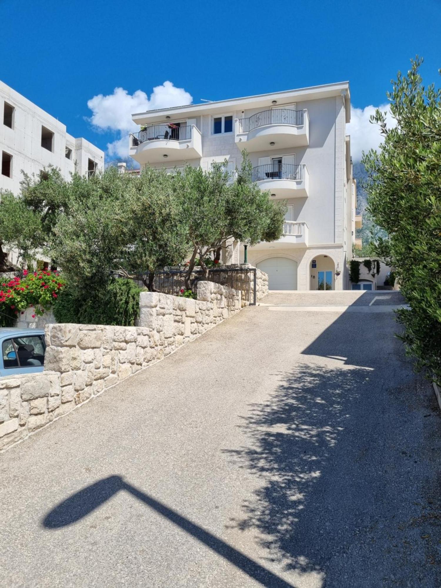 Apartments Tomas Makarska Exterior foto